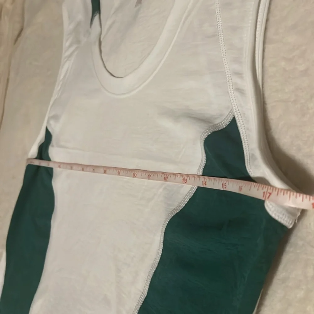 NWOT FP MOVEMENT BY FREE PEOPLE TEMPO ADAVNTAGE MUSCLE TANK SIZE L - Picture 6 of 11